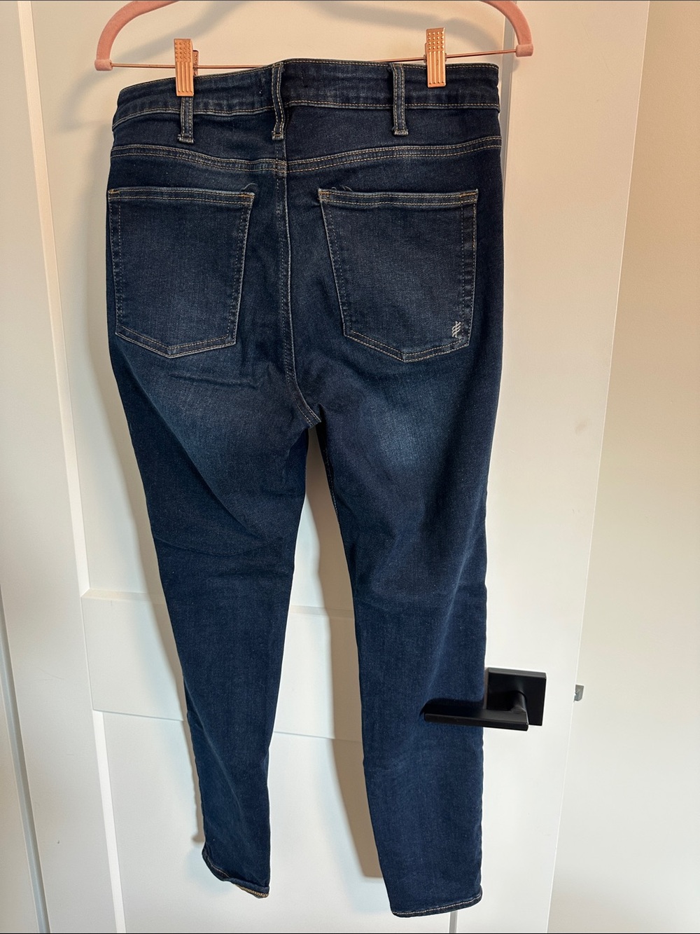 Silver women’s Infinite Skinny Dark Blue Stretch Jeans